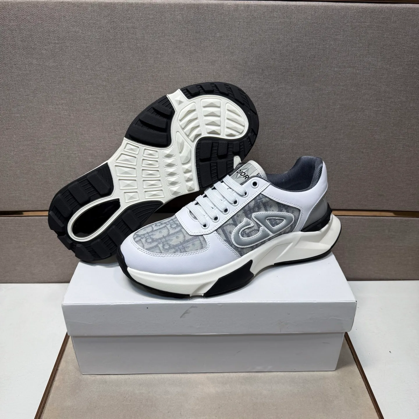 ⬛️Men's shoes💰p442 [Dior~] Men's casual shoes 2025z cabinet sales simultaneously 🔶Size: 38-44#️⃣ 🔷2 colors🔜The upper is made of multi-material splicing➕Mesh lining, comfortable and breathable, sole: original comfortable and wear-resistant outsole, ⚠️real thing📱photographed🎬real thing is better📢📢📢